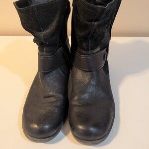 Women's black slouch boots, size 6.5